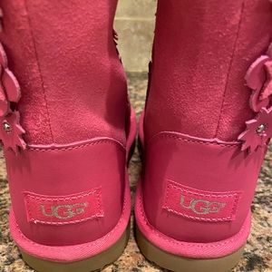 Girls floral appliqué UGG boots